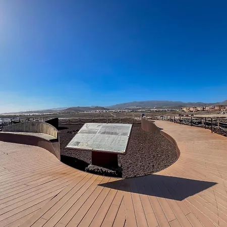 Playa El Burrero Con Terraza Y Solarium Privado * 因赫尼奥