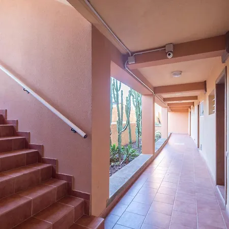 Apartamento Playa El Burrero Con Terraza Y Solarium Privado