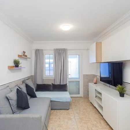 Apartamento Playa El Burrero Con Terraza Y Solarium Privado *